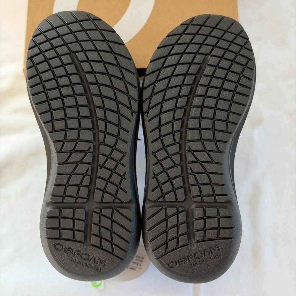 NEW Women's Black Lightweight Slip-On Athletic Sneakers - Picture 9 of 9